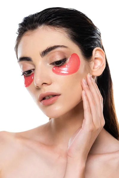 Mujer Joven Aplicando Parches Oculares Aislados Blanco — Foto de Stock