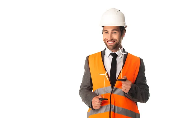 Engenheiro Sorridente Segurando Modelos Turbinas Eólicas Isoladas Branco — Fotografia de Stock