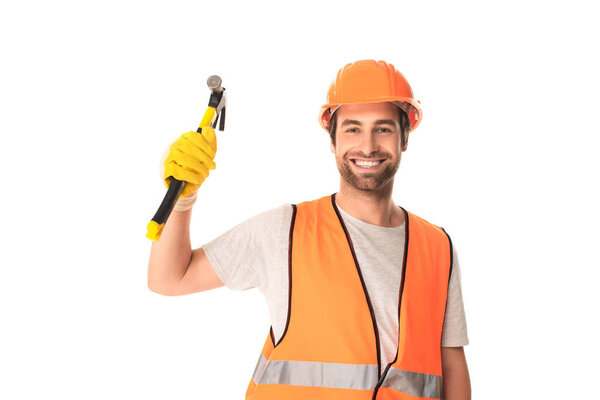 Позитивный строитель держит хаммер изолированный на белом 