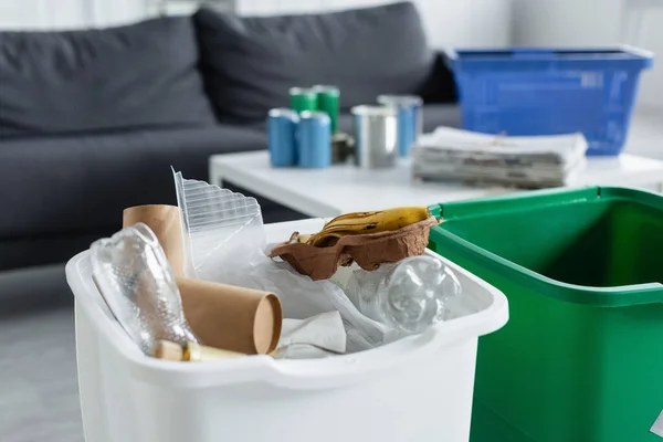 Plastik Und Papiermüll Heimischen Mülleimer — Stockfoto