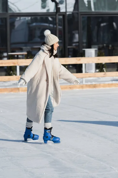 Full Length Joyful Young Woman Winter Hat Coat Skating Ice — Stock Photo, Image