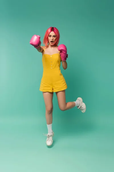 Full Length Young Woman Pink Dyed Hair Boxing Gloves Jumping — Stock Photo, Image
