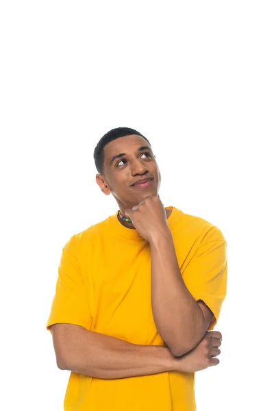 Verträumter und lächelnder afrikanisch-amerikanischer Mann mit Perlen in Regenbogenfarben, isoliert auf weiß, lgbt concept — Stockfoto