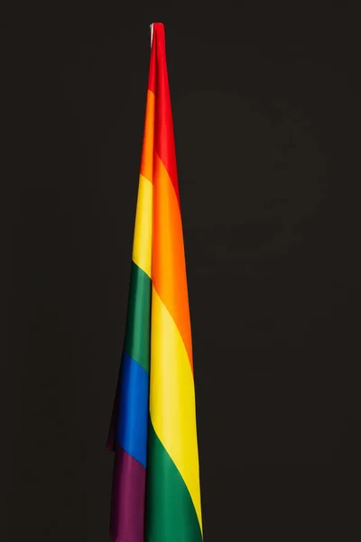 Cores arco-íris na bandeira lgbt isolado no preto, conceito de consciência — Fotografia de Stock