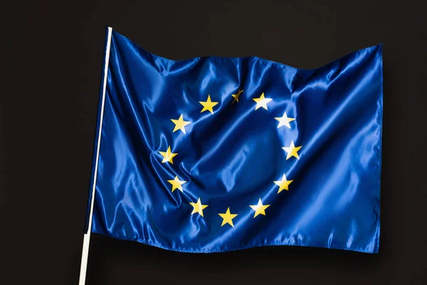 Bandeira da união europeia azul isolada em preto — Fotografia de Stock