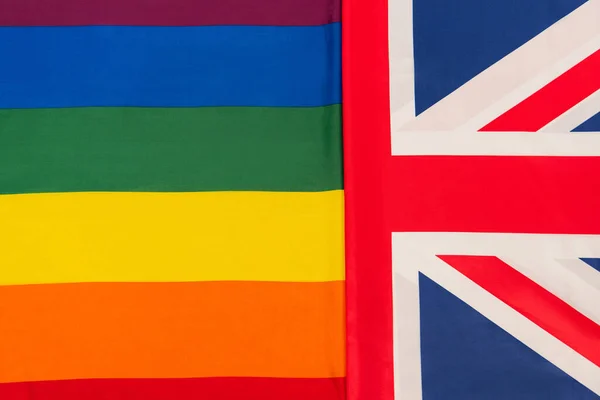 Vista superior de banderas británicas y lgbt - foto de stock