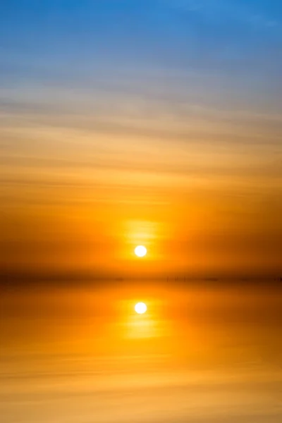 Sunset sky on the lake in south of Thailand., un-focus image. — Stock Photo, Image