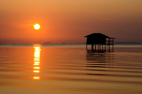 Sunset sky on the lake in south of Thailand., un-focus image. — Stock Photo, Image