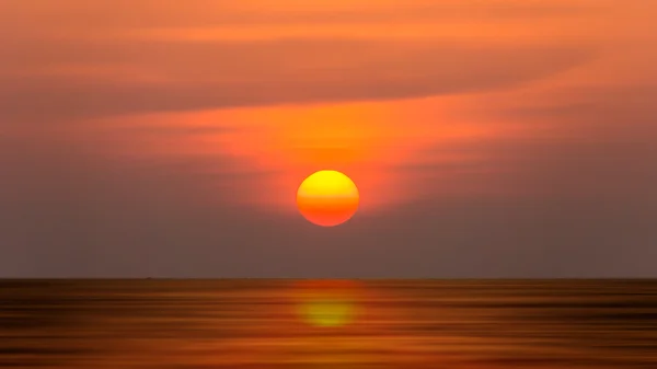 Puesta de sol en el mar andaman, Tailandia — Foto de Stock