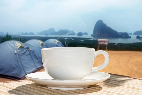 White cup coffee in the garden. — Stock Photo, Image