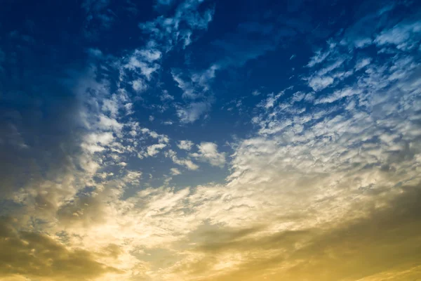 Two tone sky color with clouds. — Stock Photo, Image