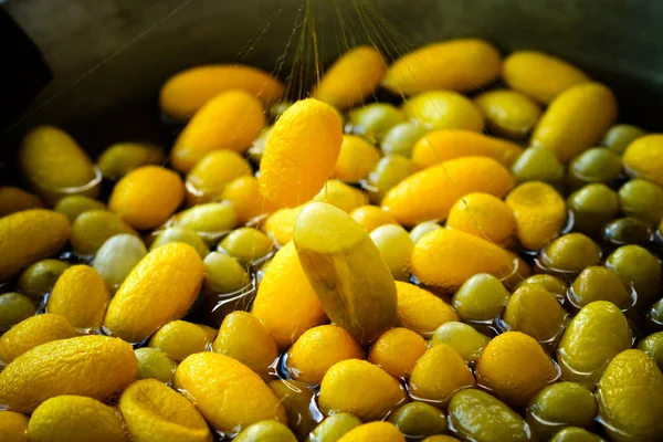 Fabricación del gusano de seda del capullo — Foto de Stock