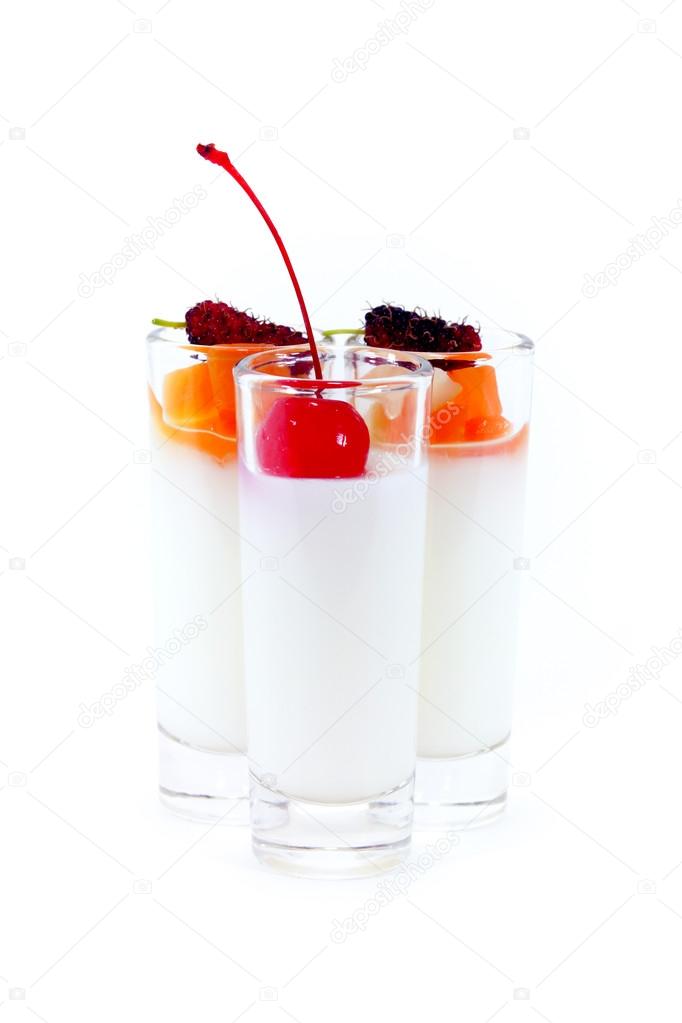 Jelly Pudding and Fruit cocktail. 