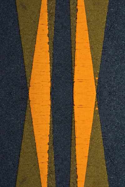 Two yellow traffic lines on the road. — Stock Photo, Image