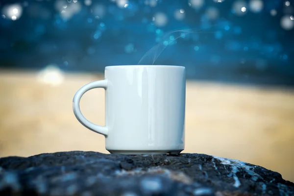 Coffee on the beach — Stock Photo, Image