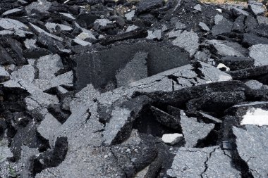 Asfalt yol yüzeyi yığını