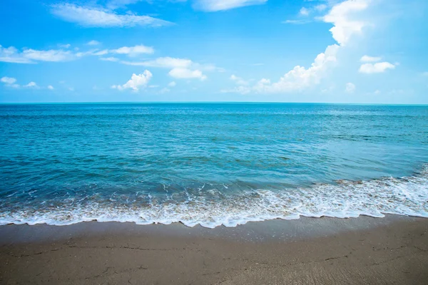 Blått hav och sandstränder, thailand — Stockfoto