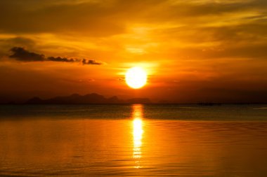 günbatımı gökyüzü, odaklanmamış