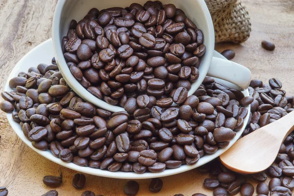 Roasted coffee beans — Stock Photo, Image