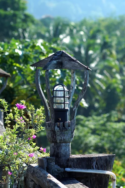 Vecchia lampada di legno — Foto Stock