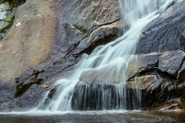 Cascata di Krung Ching Parco Nazionale Nakhon Si Thammarat, Thailandia — Foto Stock