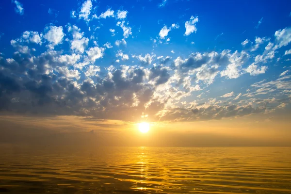 Cielo matutino con nube . —  Fotos de Stock