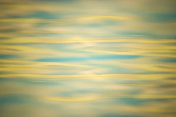 Аннотация поверхности отражающей воды — стоковое фото