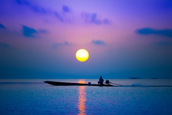 Silhouet van vissers — Stockfoto