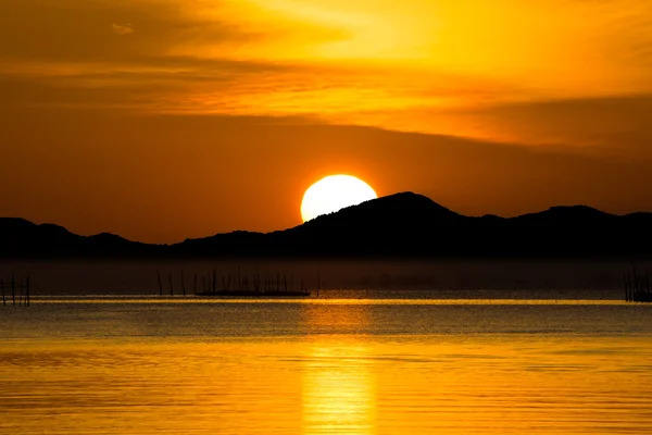 Cielo puesta del sol, Tailandia . — Foto de Stock