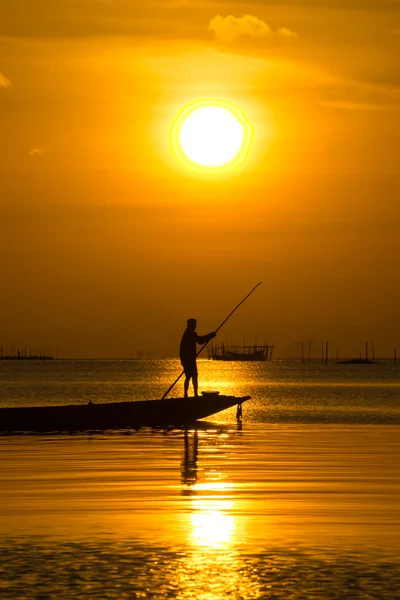 Silhouet van vissers — Stockfoto