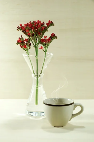 Kaffee mit weißem Glas. — Stockfoto