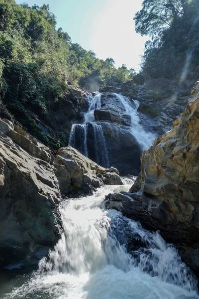 Krung Ching cachoeira Parque Nacional Nakhon Si Thammarat, Thailan — Fotografia de Stock