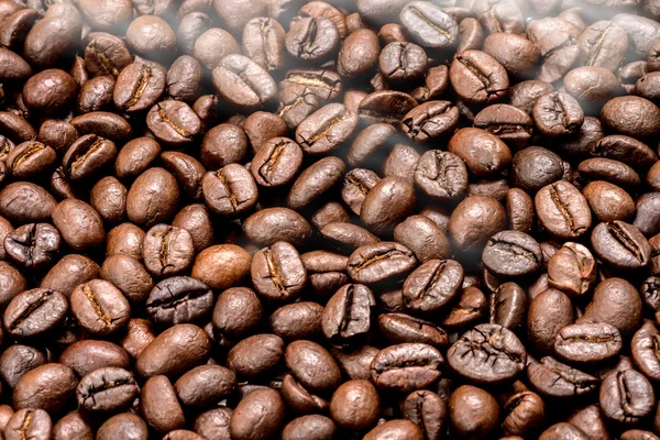Grains de café chauds torréfiés . — Photo