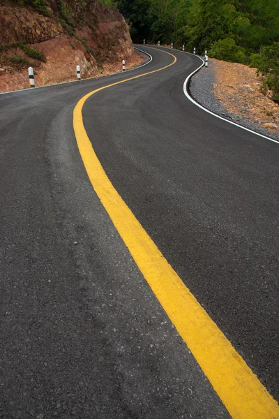 The road curved empty — Stockfoto