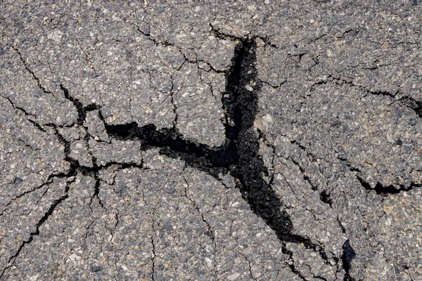 Road erosion caused by waves and severe storms. — Stock Photo, Image