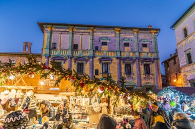 Noel boyunca Montepulciano, Piazza Grande 'de Noel Pazarı