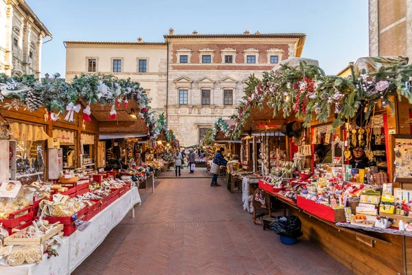 Noel boyunca Montepulciano, Piazza Grande 'de Noel Pazarı