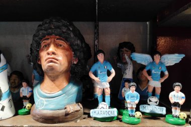 Diego Armando Maradona. En önemli futbolcu. S. Gregorio Armeno 'nun Napoli doğumu sanatı.