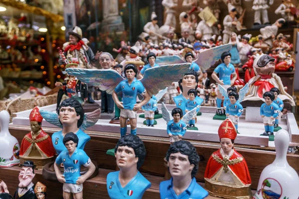 Diego Armando Maradona. En önemli futbolcu. S. Gregorio Armeno 'nun Napoli doğumu sanatı.