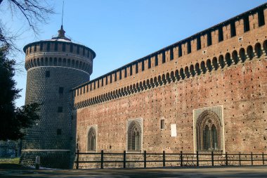 Milano 'daki Sforza Kalesi, Lombardy. İtalya 'nın simgesi