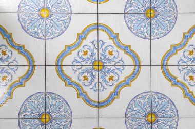 Geleneksel İtalyan dekoratif seramik fayansları Vietnam 'dan, renkli arkaplan