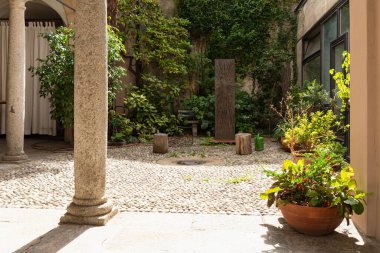 İsviçre, Locarno, 31 Ağustos 20. Bahçeli özel teras