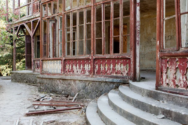 Abandoned Luxury House — Stock Photo, Image