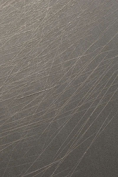 Placa de corte de plástico cinza com arranhão profundo por faca — Fotografia de Stock