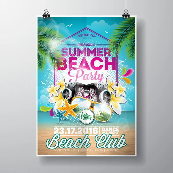 Vector Summer Beach Party Flyer Design con elementi tipografici sullo sfondo del paesaggio oceanico. Estate natura elementi floreali, foglie di palma e occhiali da sole . — Vettoriale Stock
