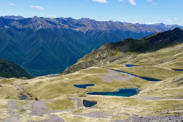 Arnaud Sıradağları Nın Tepesindeki Tarns Nelson Lakes Ulusal Parkı — Stok fotoğraf