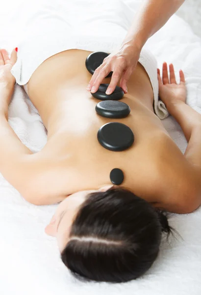 Terapia de masaje con piedras calientes —  Fotos de Stock