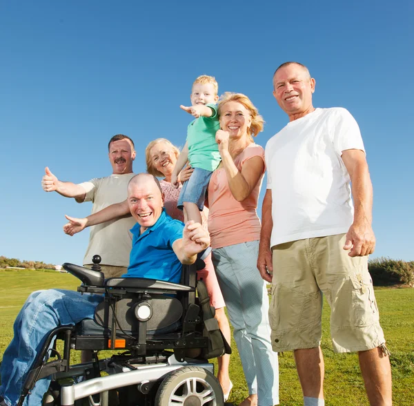 Daumen hoch für Familie. — Stockfoto