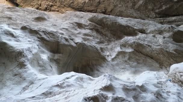 Chemin Entre Énormes Rochers Endroit Merveilleux Étonnant Pour Passer Des — Video