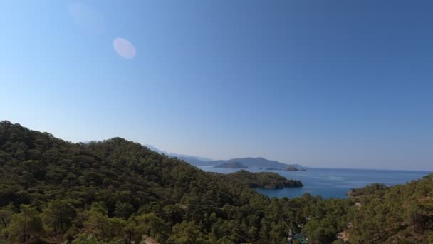 Vistas Panorámicas Las Montañas Mar Sol Brillante Del Verano Brilla — Vídeos de Stock